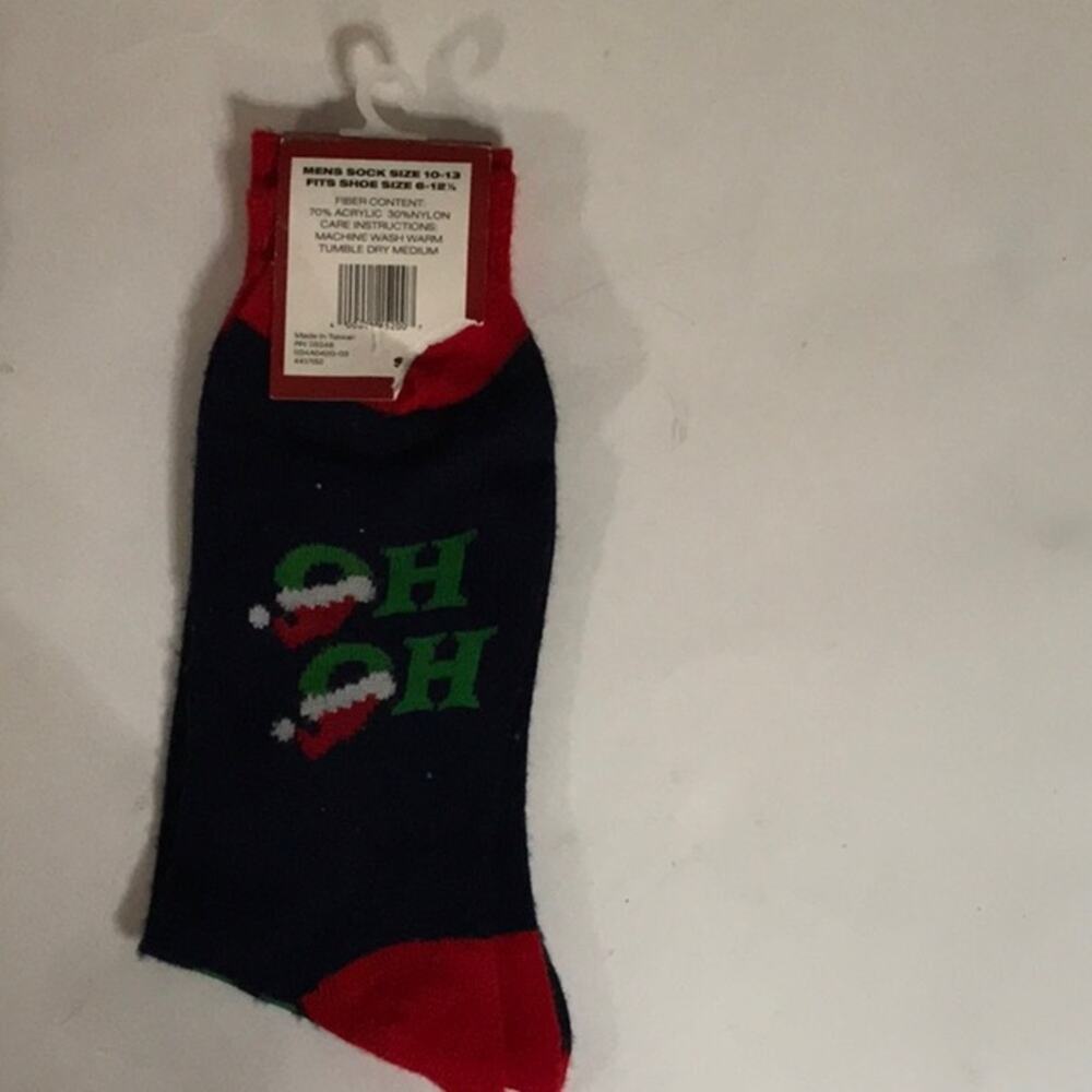 Christmas Ho Ho Socks 10-13 Holiday Xmas Stocking Stuffers Santa Party Gifts NEW - Picture 2 of 2